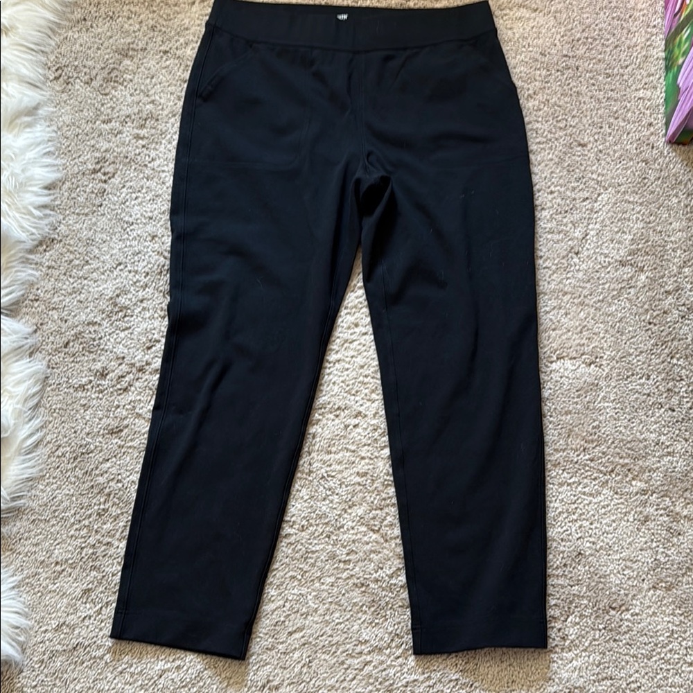 Duluth Trading Co Women's Classic Black Cropped Pants